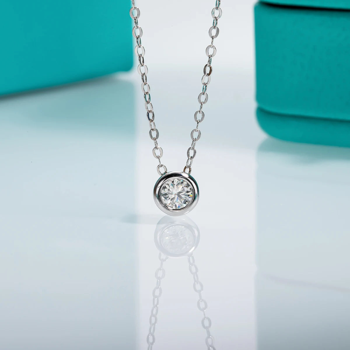 Round Brilliant Cutting 18K Gold Plated