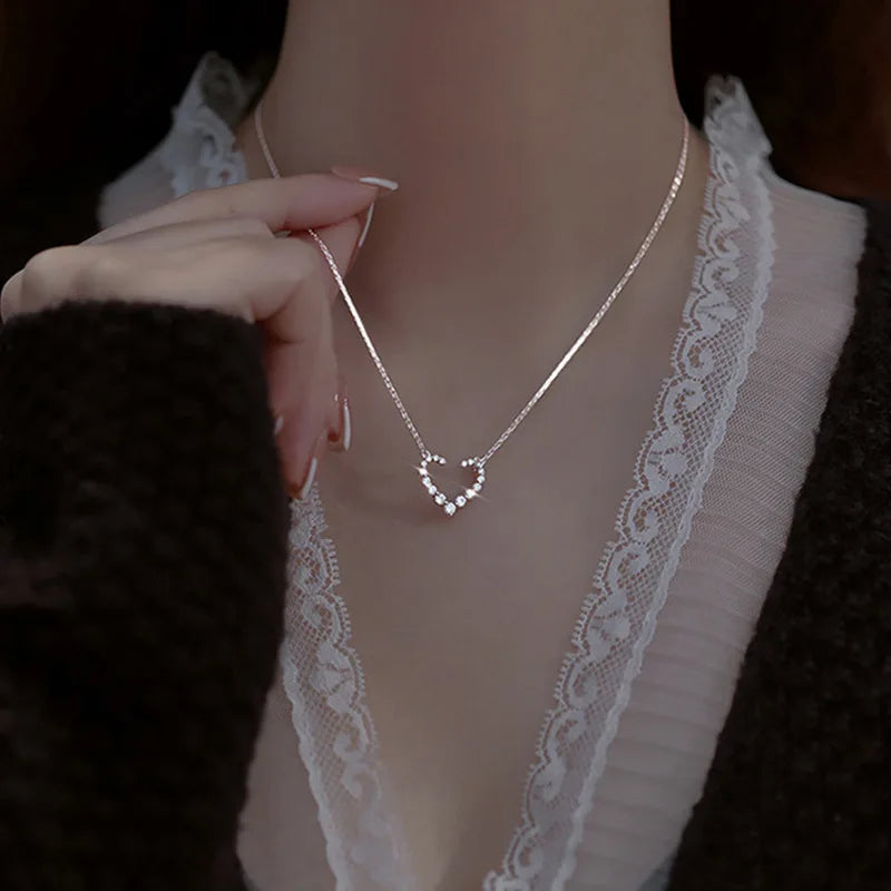 Shiny Butterfly Necklace Ladies Exquisite Double Layer Clavicle Chain Necklace Jewelry for Ladies Gift